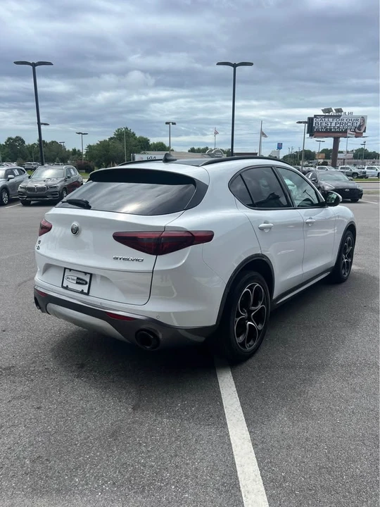 2022 Alfa Romeo Stelvio - Image 5 of 14