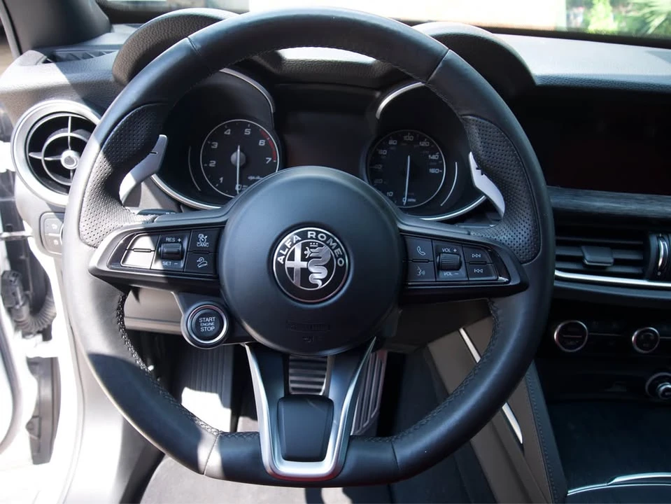 2022 Alfa Romeo Stelvio - Image 6 of 13