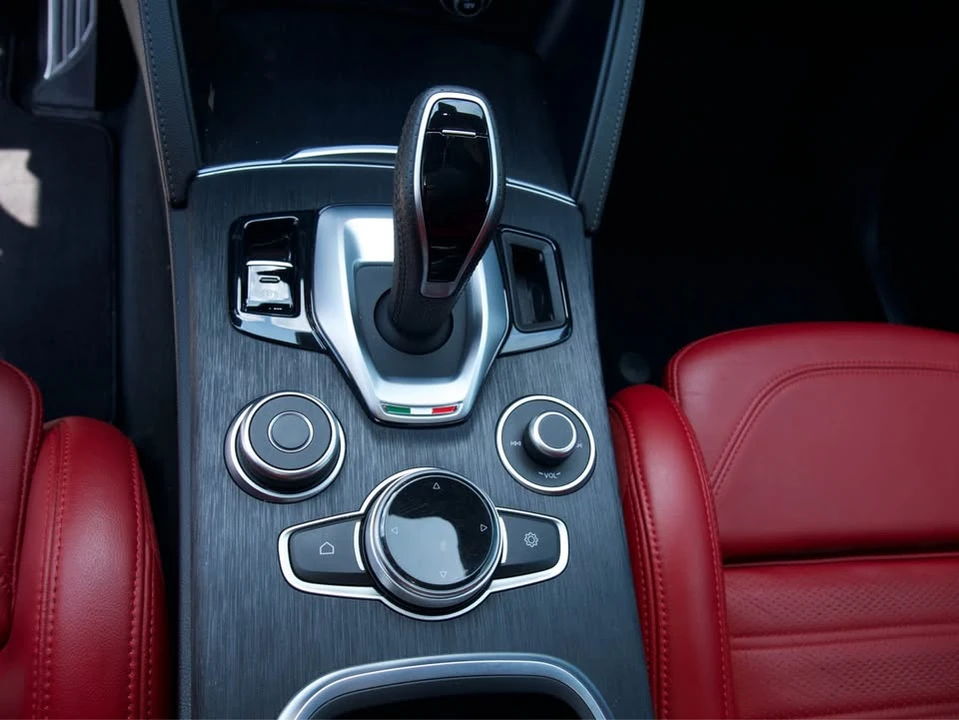 2022 Alfa Romeo Stelvio - Image 7 of 13