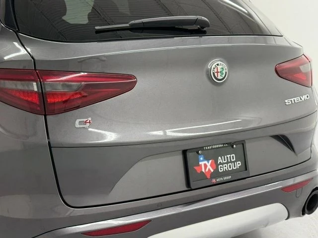 2022 Alfa Romeo Stelvio - Image 15 of 21