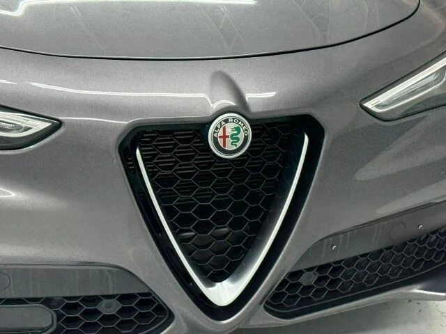 2022 Alfa Romeo Stelvio - Image 12 of 21