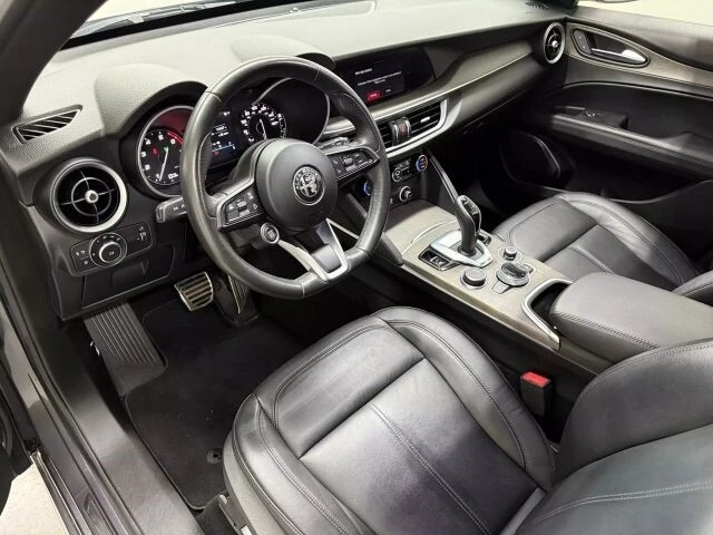 2022 Alfa Romeo Stelvio - Image 20 of 21