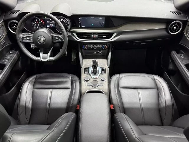 2022 Alfa Romeo Stelvio - Image 2 of 21