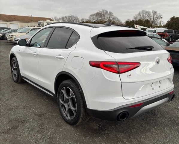 2022 Alfa Romeo Stelvio - Image 5 of 6