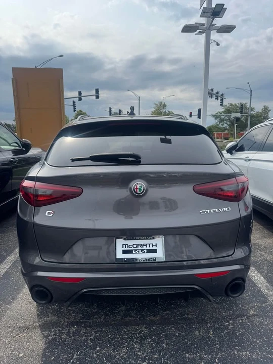 2022 Alfa Romeo Stelvio - Image 2 of 6