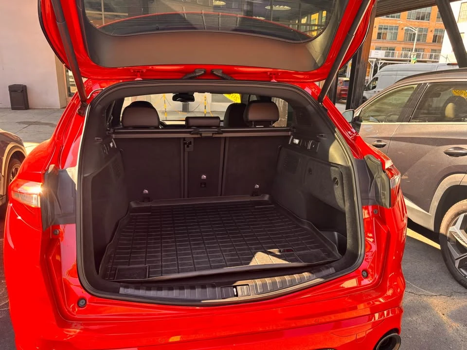 2022 Alfa Romeo Stelvio - Image 11 of 12