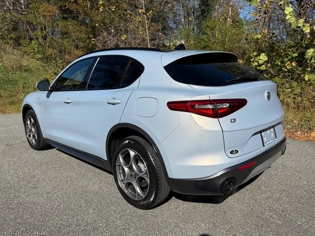 2022 Alfa Romeo Stelvio - Image 8 of 12