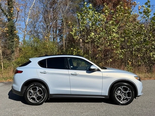 2022 Alfa Romeo Stelvio - Image 5 of 12