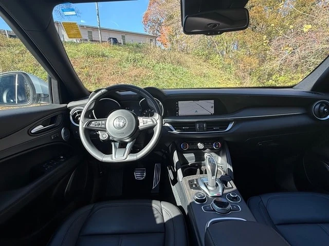 2022 Alfa Romeo Stelvio - Image 10 of 12