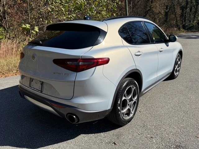 2022 Alfa Romeo Stelvio - Image 6 of 12