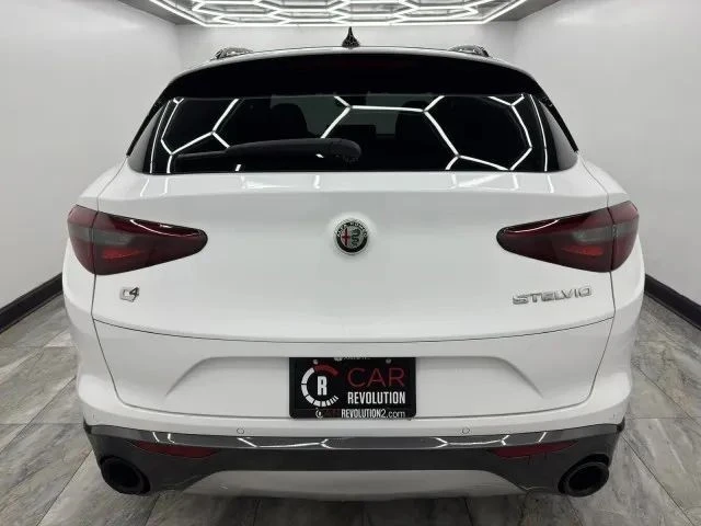 2022 Alfa Romeo Stelvio - Image 5 of 12