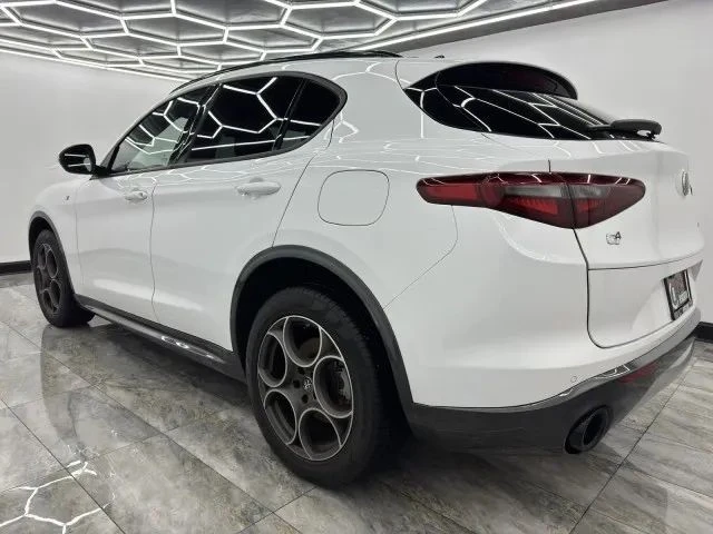 2022 Alfa Romeo Stelvio - Image 4 of 12