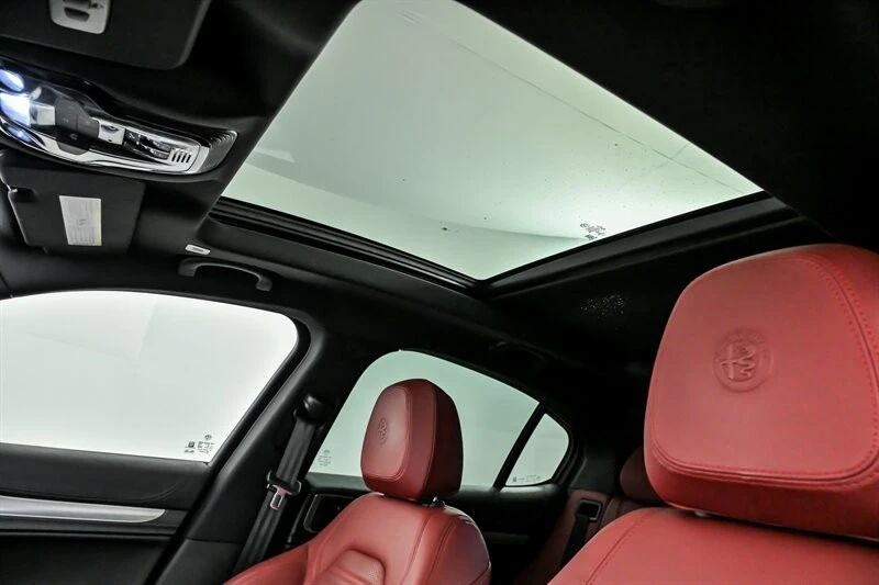 2022 Alfa Romeo Stelvio - Image 21 of 21