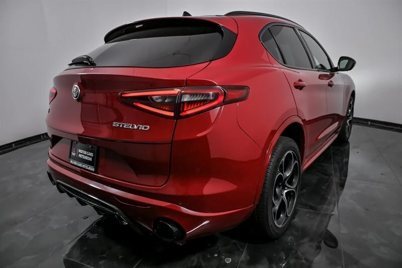2022 Alfa Romeo Stelvio - Image 10 of 21