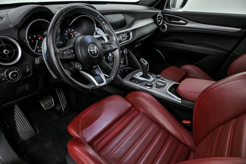 2022 Alfa Romeo Stelvio - Image 18 of 21