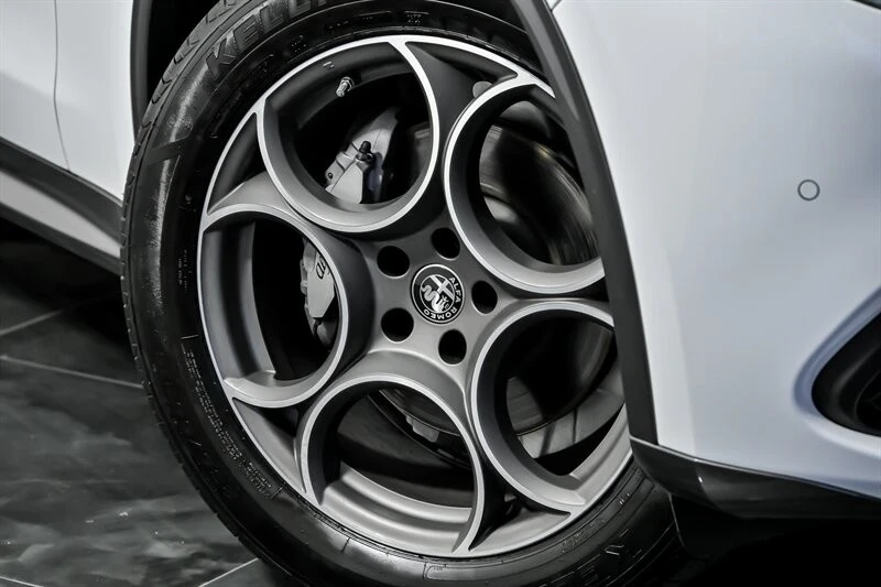 2022 Alfa Romeo Stelvio - Image 3 of 12