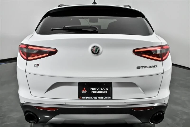 2022 Alfa Romeo Stelvio - Image 10 of 12