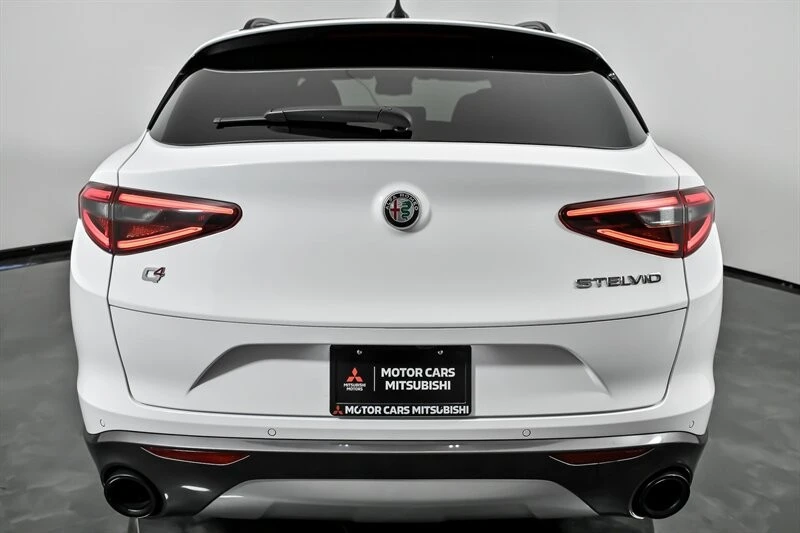 2022 Alfa Romeo Stelvio - Image 10 of 21