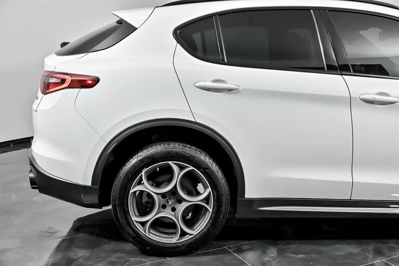 2022 Alfa Romeo Stelvio - Image 12 of 12