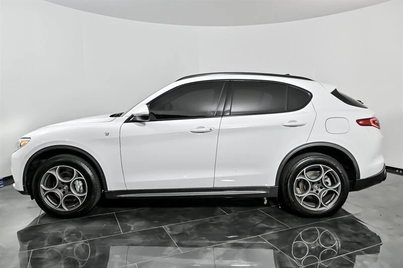 2022 Alfa Romeo Stelvio - Image 7 of 12