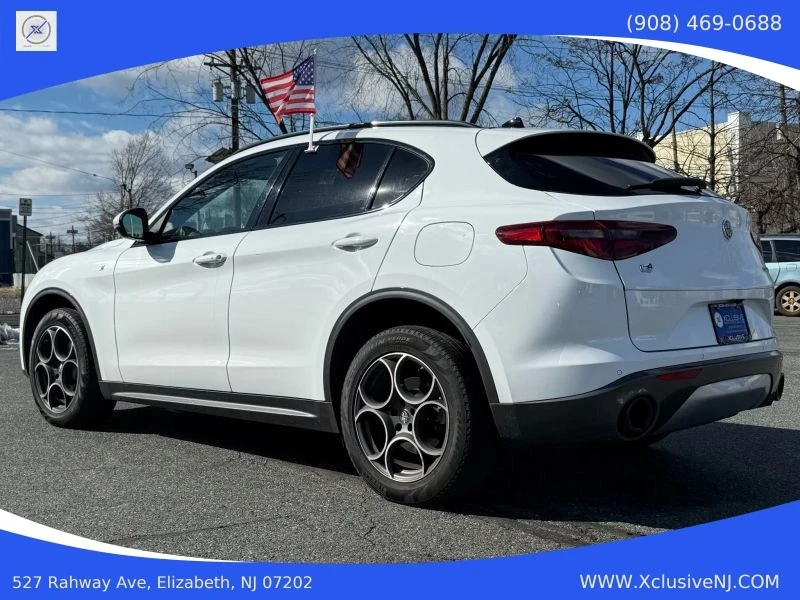 2022 Alfa Romeo Stelvio - Image 2 of 12