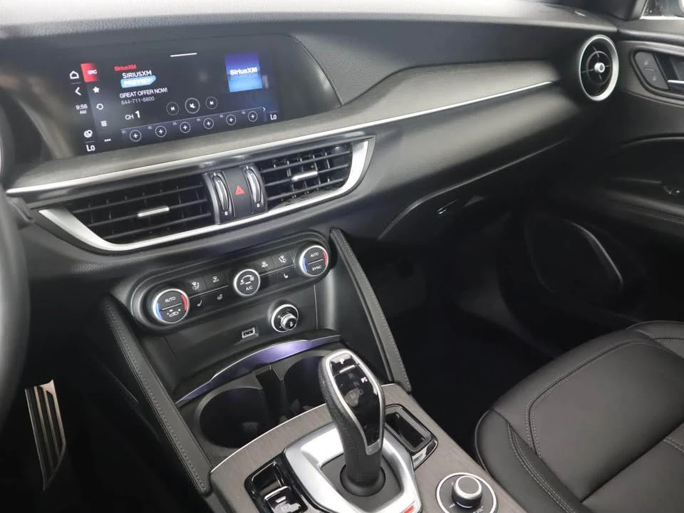 2022 Alfa Romeo Stelvio - Image 15 of 15