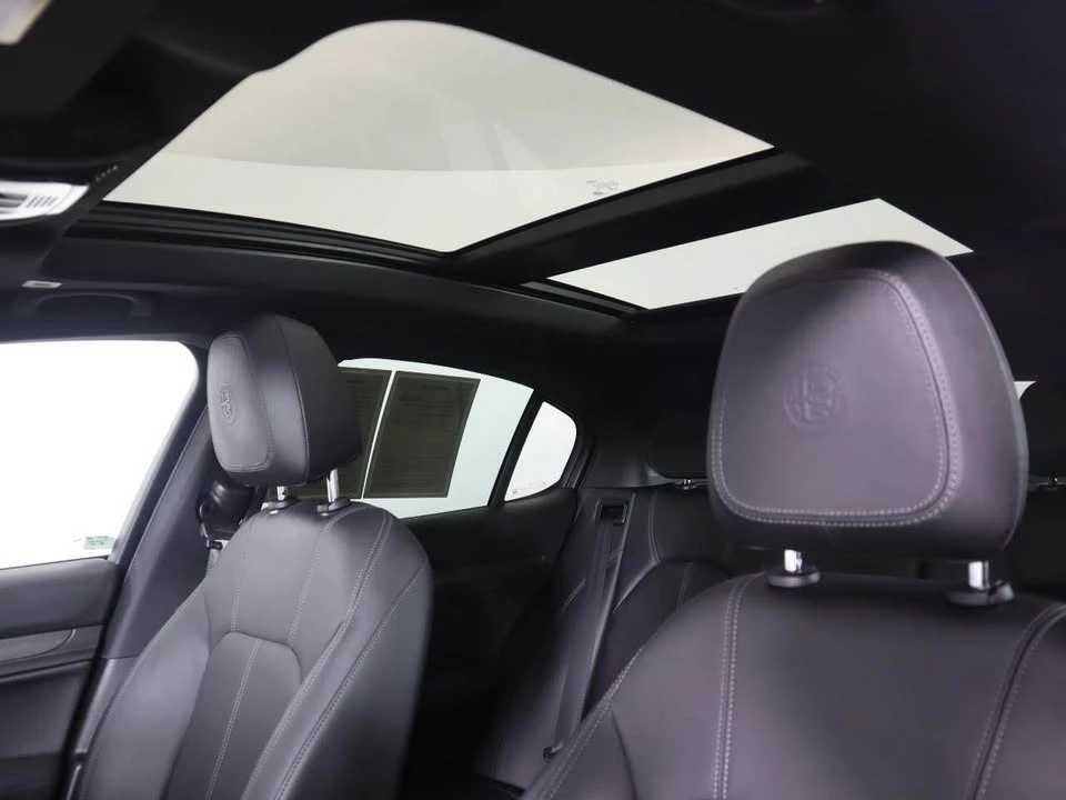 2022 Alfa Romeo Stelvio - Image 11 of 15