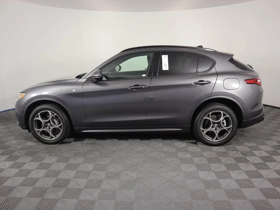 2022 Alfa Romeo Stelvio - Image 3 of 15