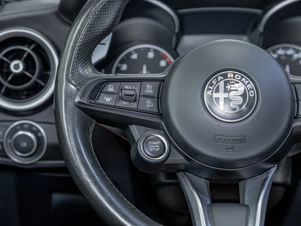 2022 Alfa Romeo Stelvio - Image 16 of 20