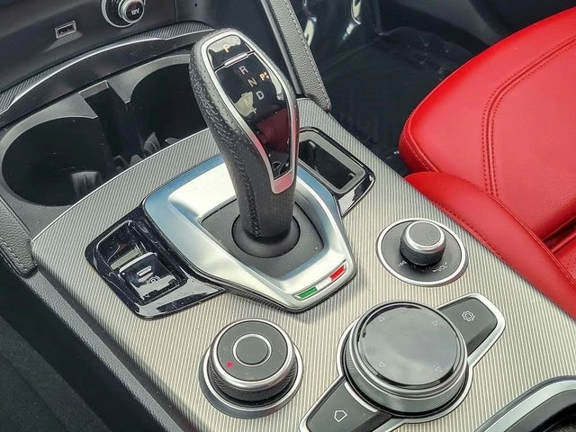 2022 Alfa Romeo Stelvio - Image 16 of 20