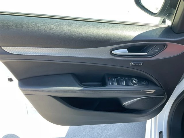 2022 Alfa Romeo Stelvio - Image 10 of 20