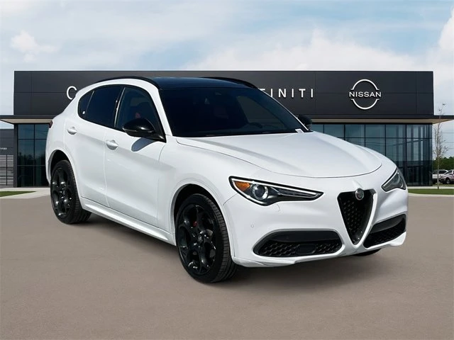 2022 Alfa Romeo Stelvio - Image 2 of 20