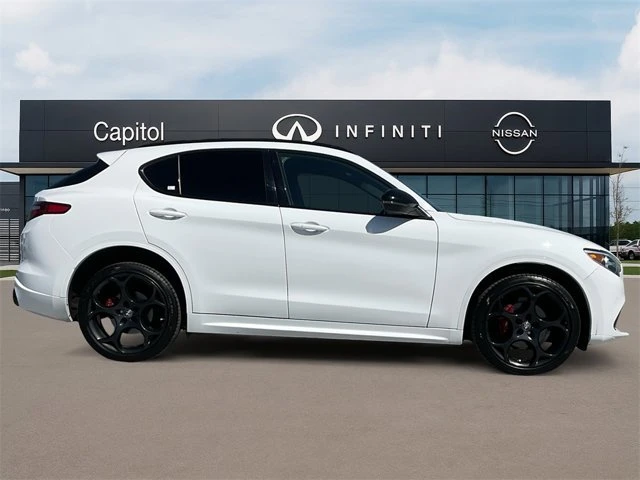 2022 Alfa Romeo Stelvio - Image 3 of 20