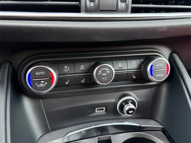 2022 Alfa Romeo Stelvio - Image 14 of 14