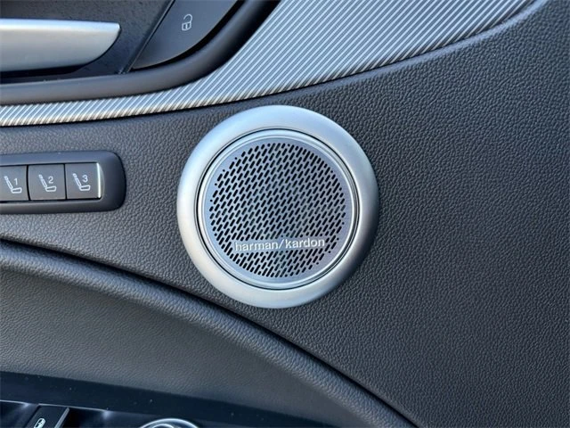 2022 Alfa Romeo Stelvio - Image 13 of 20