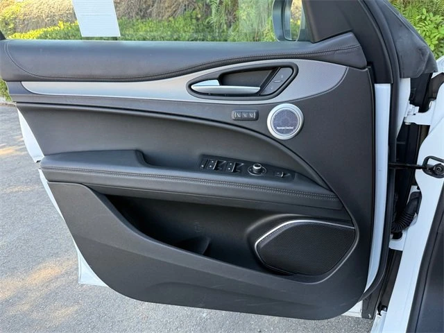 2022 Alfa Romeo Stelvio - Image 11 of 20