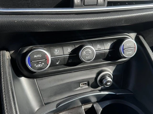 2022 Alfa Romeo Stelvio - Image 16 of 20
