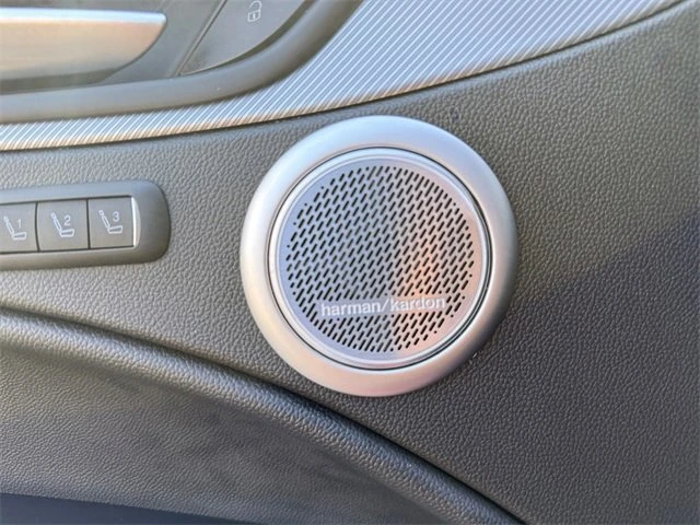 2022 Alfa Romeo Stelvio - Image 13 of 20