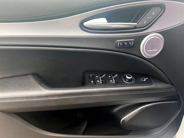 2022 Alfa Romeo Stelvio - Image 10 of 20