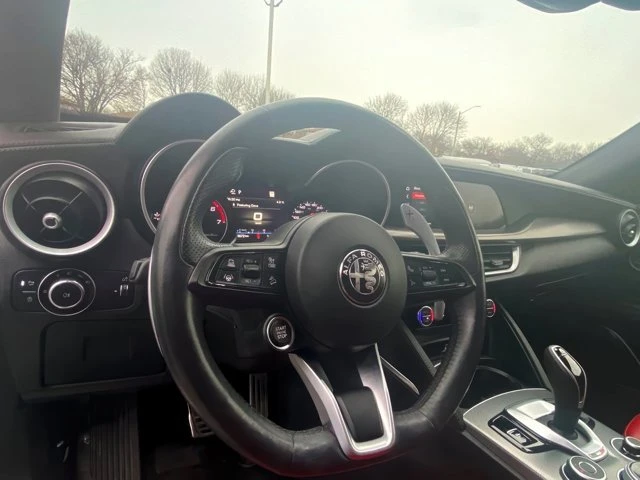 2022 Alfa Romeo Stelvio - Image 14 of 20