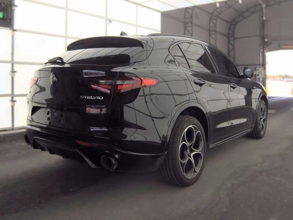2022 Alfa Romeo Stelvio - Image 2 of 14