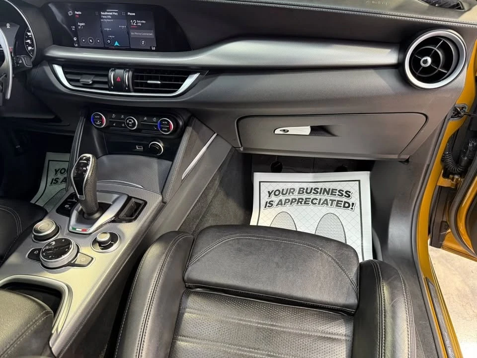 2022 Alfa Romeo - Image 15 of 20