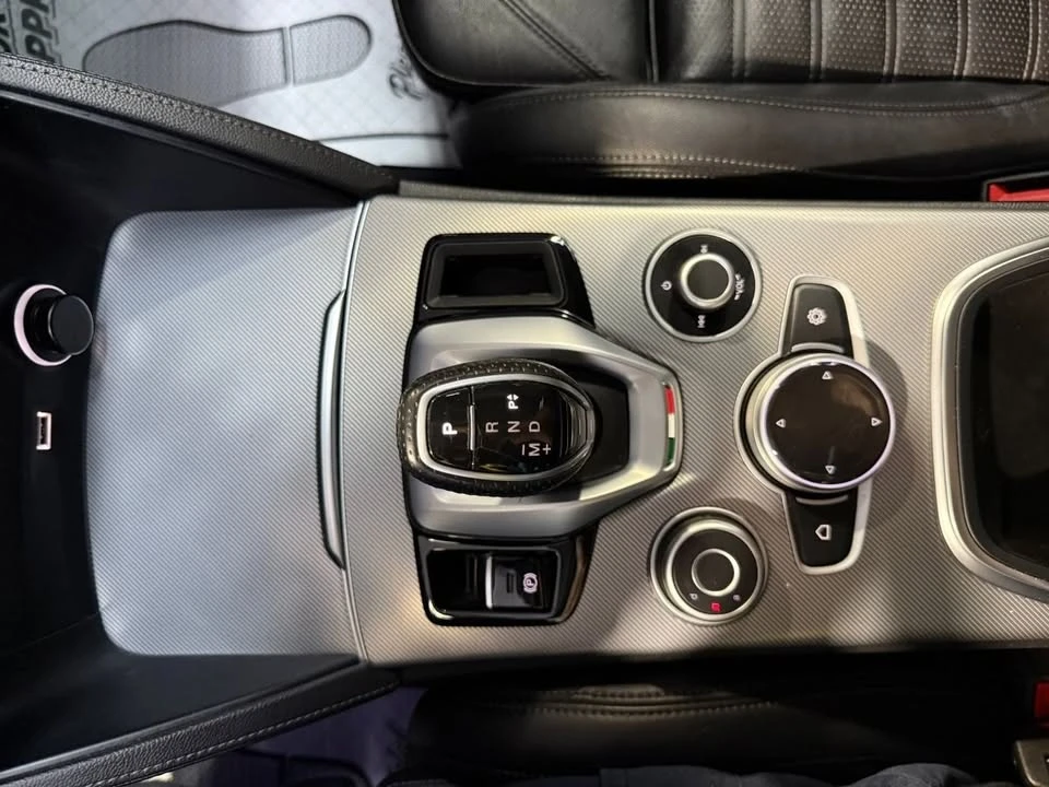 2022 Alfa Romeo - Image 13 of 20