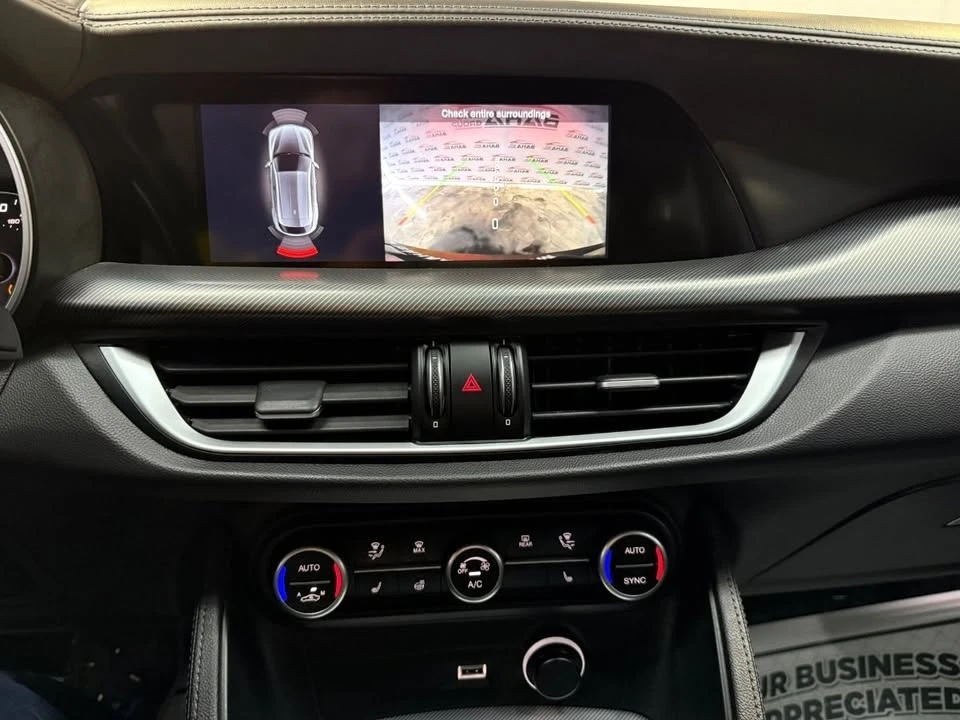 2022 Alfa Romeo - Image 17 of 20