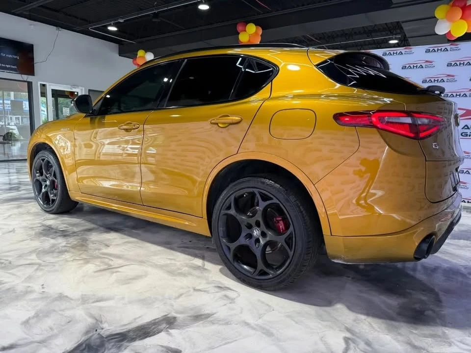 2022 Alfa Romeo - Image 2 of 20