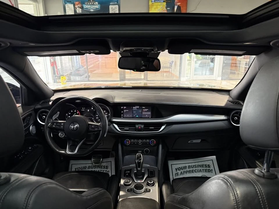2022 Alfa Romeo - Image 16 of 20