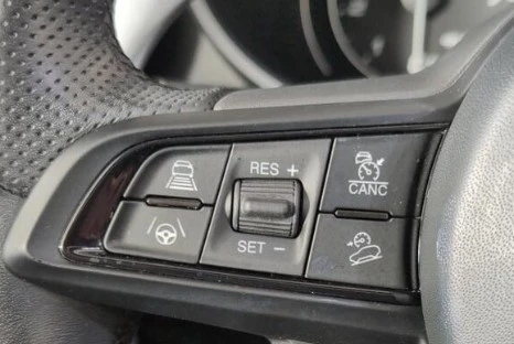 2022 Alfa Romeo Stelvio - Image 15 of 20