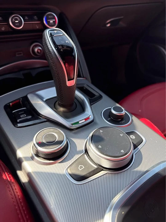 2022 Alfa Romeo Stelvio - Image 11 of 16
