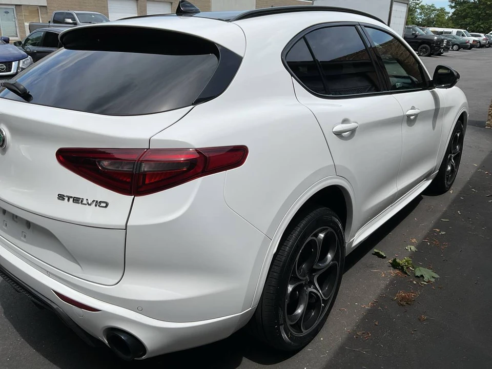 2022 Alfa Romeo Stelvio - Image 6 of 15