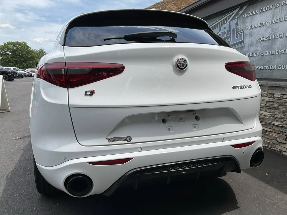 2022 Alfa Romeo Stelvio - Image 5 of 15